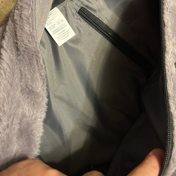 Kavu Fuzzy Gray Sling Bag (givie 2) - Picture 6 of 10